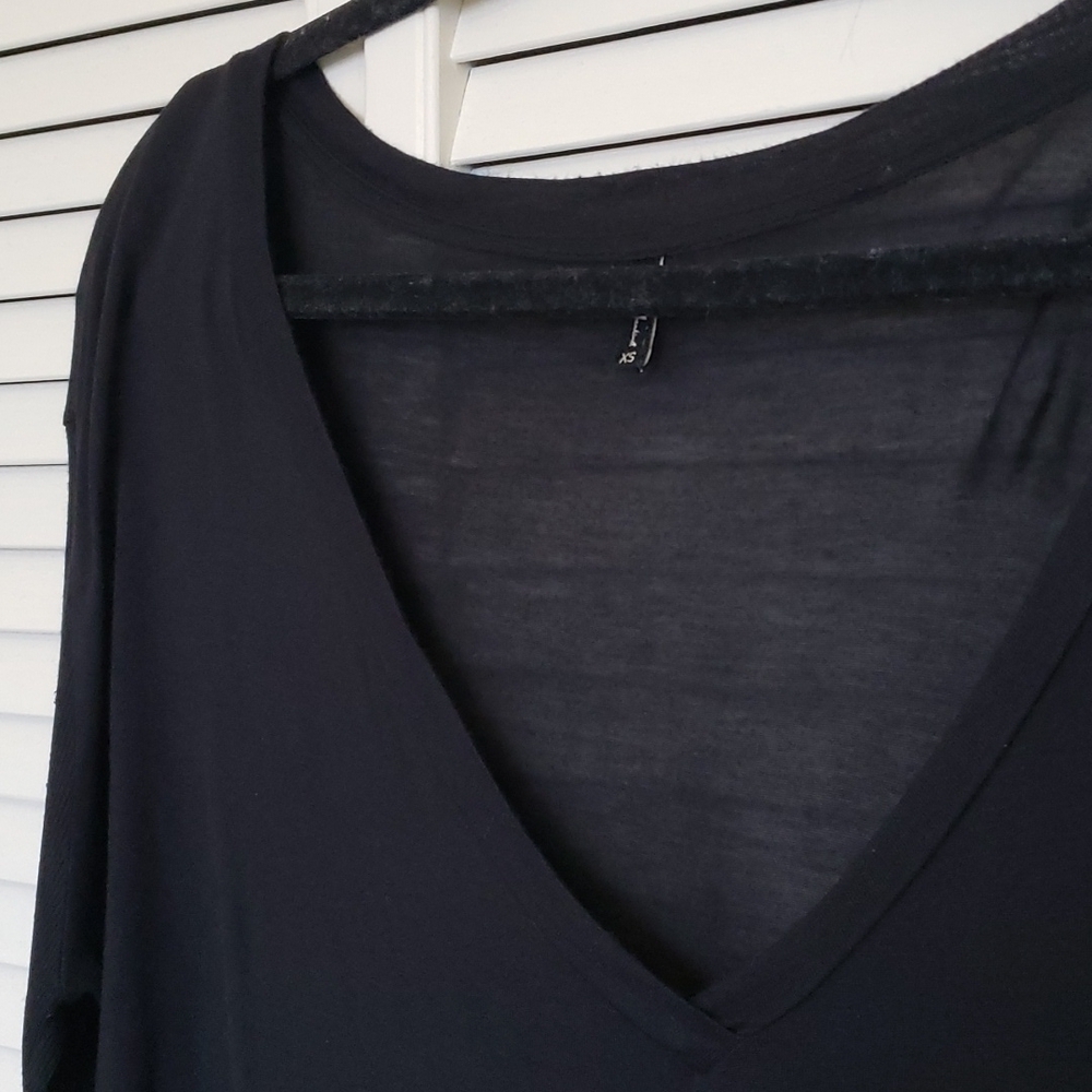 7 For All Mankind Oversized Modal and Silk Lightweight V-neck Sweater, Size XS - Picture 2 of 11